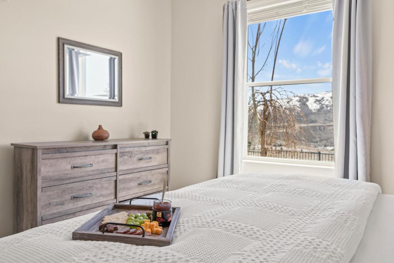 Luxury Retreat - King Beds, Hot Tub, & Pool - Family & Remote Work Friendly Apartment Reno Exterior photo