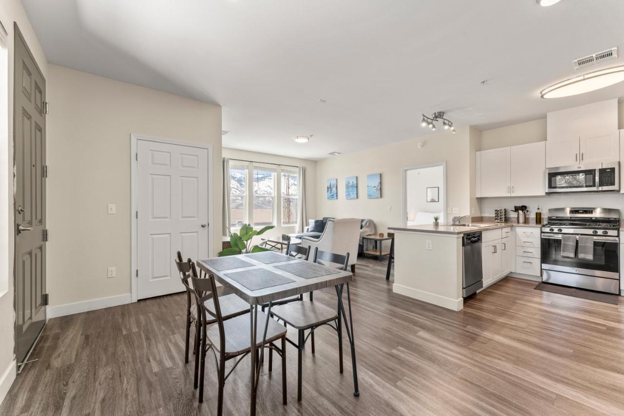 Luxury Retreat - King Beds, Hot Tub, & Pool - Family & Remote Work Friendly Apartment Reno Exterior photo