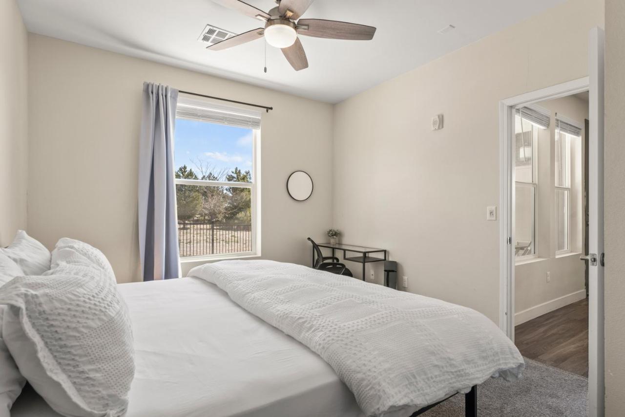 Luxury Retreat - King Beds, Hot Tub, & Pool - Family & Remote Work Friendly Apartment Reno Exterior photo