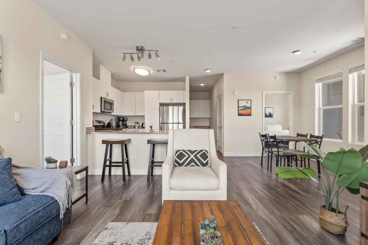 Luxury Retreat - King Beds, Hot Tub, & Pool - Family & Remote Work Friendly Apartment Reno Exterior photo