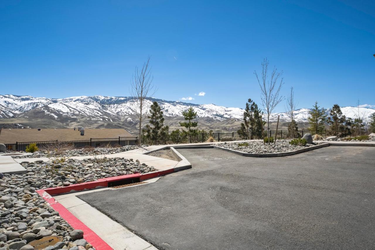 Luxury Retreat - King Beds, Hot Tub, & Pool - Family & Remote Work Friendly Apartment Reno Exterior photo